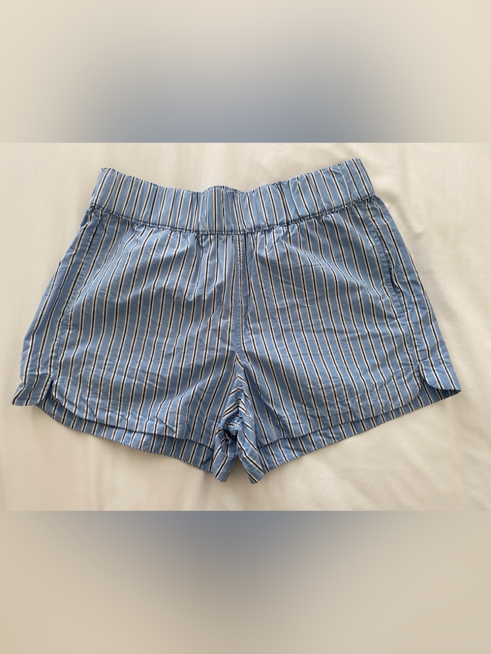 Quince Light Blue Shorts with Navy and White Stripes size Medium